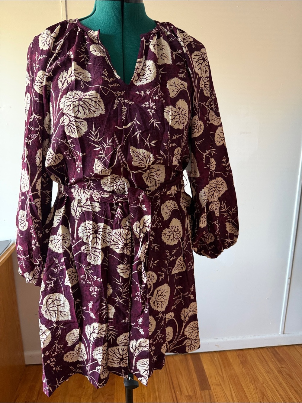 NWT SCENARIO Women's Plum Floral Print Long-Sleeve Tie-Waist Dress